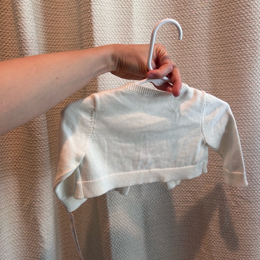 Carter's Ivory Knit Baby Sweater/ Cardigan 6 months - NWT - Picture 2 of 2